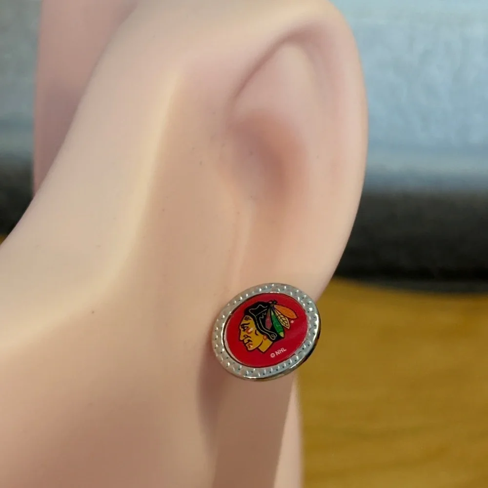 Chicago Blackhawks NHL WinCraft Round Team Post Earrings Studs NEW